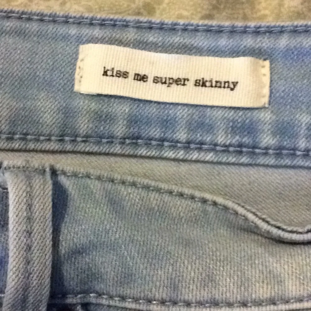 JESSICA SIMPSON light blue denim distressed jeans - Picture 5 of 7